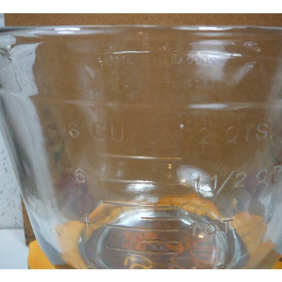 Vintage Anchor Hocking 2 qt 8 cup Mixing Pitcher - Picture 2 of 7